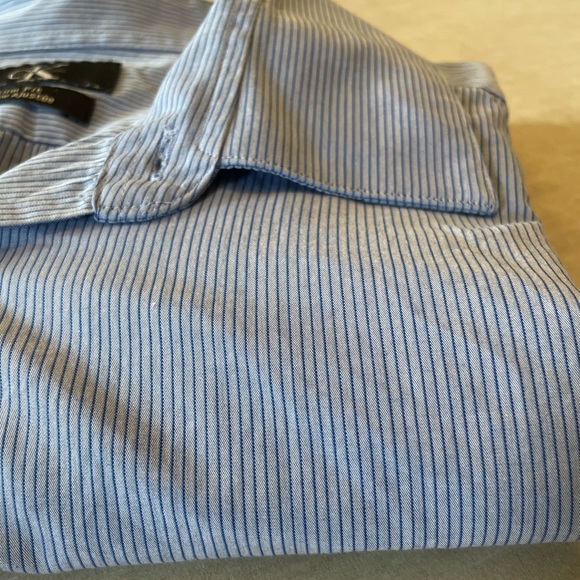 CALVIN KLEIN thin stripe button down shirt - Picture 4 of 4